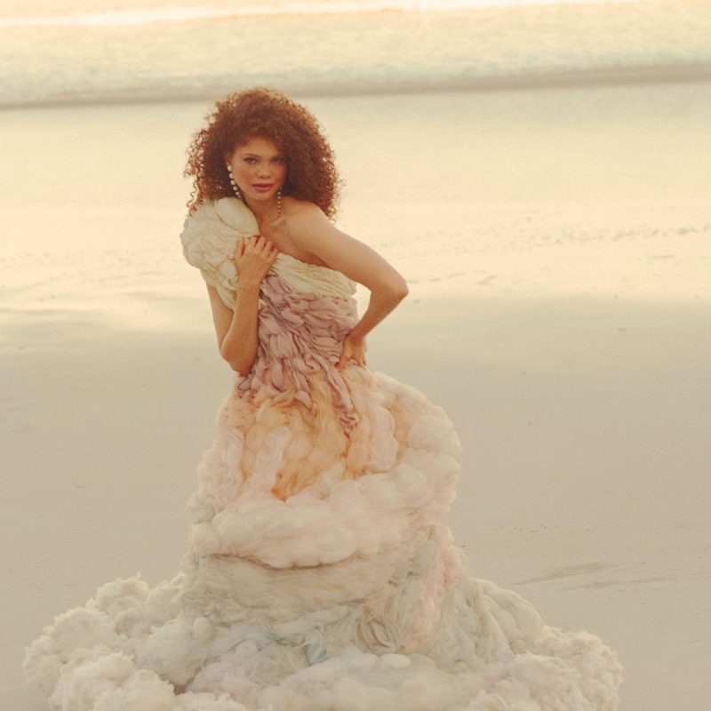 sachaanne-fashion-designer-golden-feeling-couture